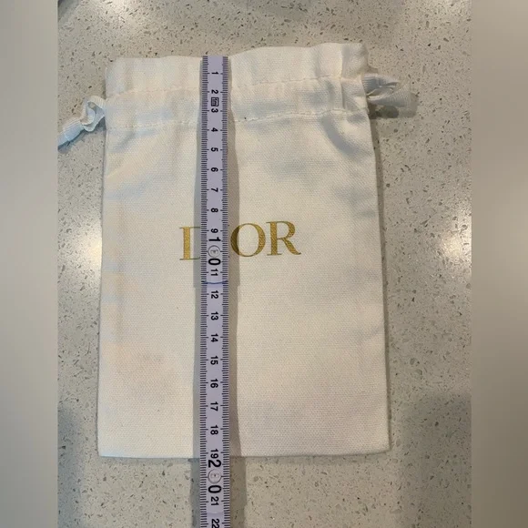 Dior Cream and Gold dust bag set - Picture 8 of 9